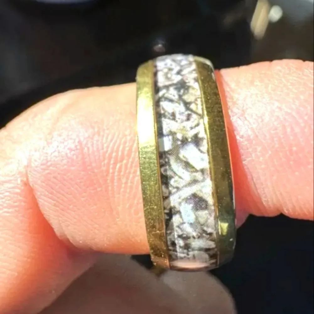 Unisex engagement ring sz 9